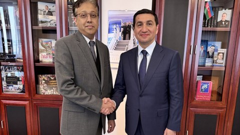 Hikmət Hacıyev Pakistan səfiri ilə görüşüb