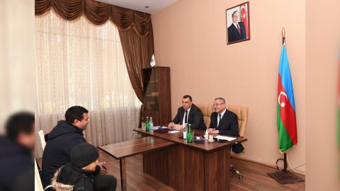 Dövlət Komitəsinin sədri Saatlıda vətəndaşları qəbul edib