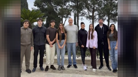 Prezident ad günündə ailəsi ilə birgə - FOTO