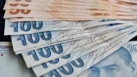Türkiyədə minimum əməkhaqqı rekord məbləğdə ARTDI