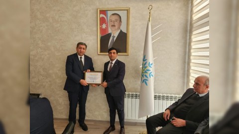 "Qətiyyətli Lider - Suveren ölkə!"