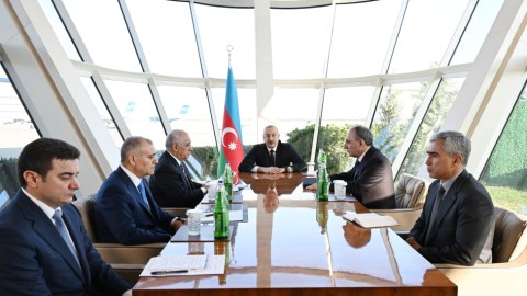 Prezident qəza ilə bağlı təcili müşavirə keçirdi - FOTO (YENİLƏNİB)