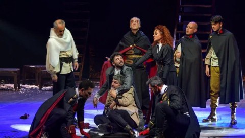 Sabah teatrlar fəaliyyət göstərməyəcək - RƏSMİ