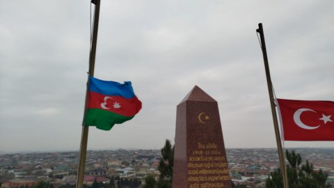 Türkiyənin Azərbaycandakı səfirliyində bayraqlar endirildi