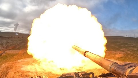 Tank bölmələri şərti düşmənin hədəflərini məhv ediblər - VİDEO