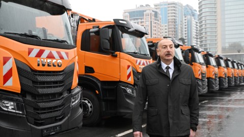 İlham Əliyev&nbsp;Bakıda xüsusi təyinatlı&nbsp;nəqliyyat vasitələri ilə tanış oldu