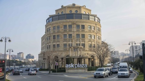 Bakıdakı məşhur plaza BAĞLANIR
