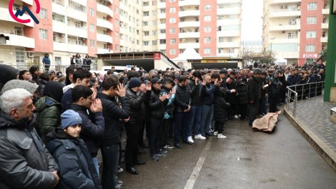 Yaxınları Məhəmmədəli ilə vidalaşır...  - Fotolar
