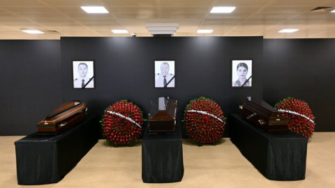 Həlak olan ekipaj üzvlərinin vida mərasimi KEÇİRİLİR