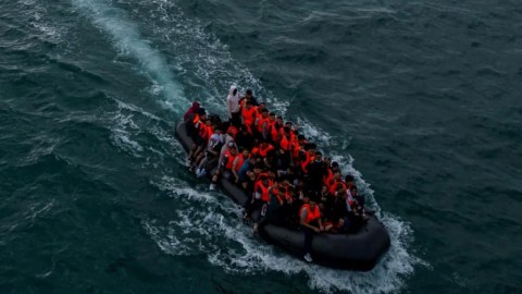 La-Manş boğazını keçməyə çalışan miqrantlar ÖLDÜ