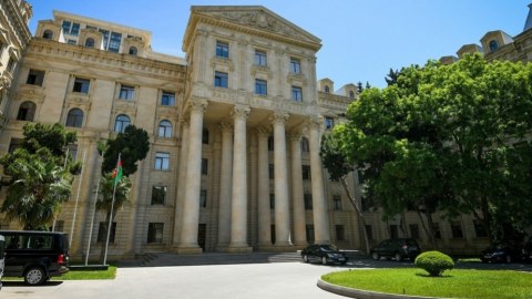 XİN-dən Makronun ittihamlarına CAVAB