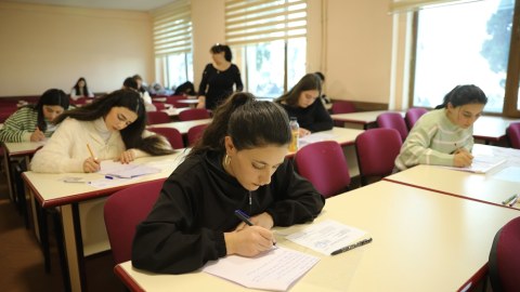 Gəncə Dövlət Universitetində imtahan sessiyası başlayıb - FOTO