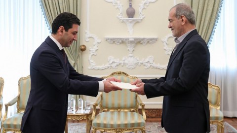 Pezeşkian Ermənistan səfirinin etimadnaməsini qəbul edib