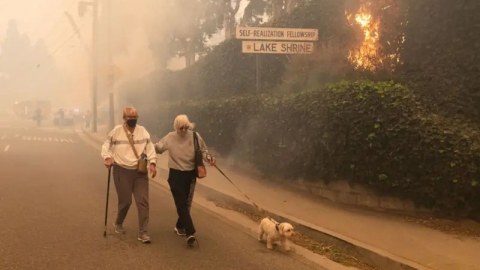 Yanğından qaçaraq xilas olanlar... - FOTOLAR