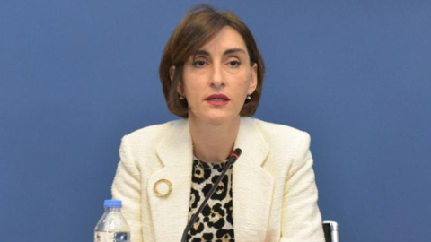 Xanım nazir Bakıya GƏLİR