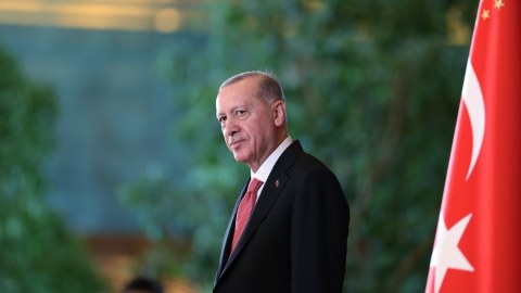 Ərdoğan növbəti dəfə prezidentliyə namizəd OLA BİLƏR
