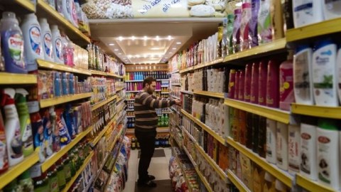 Suriyada qadağalar ləğv edildi: mağazalarda "Pepsi", "Snickers" satılır