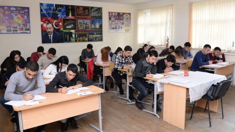 Orta məktəbi başa vura bilməyənlər üçün imtahan keçiriləcək