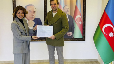 İlham Əliyev məşhur aktyoru təltif etdi - FOTO