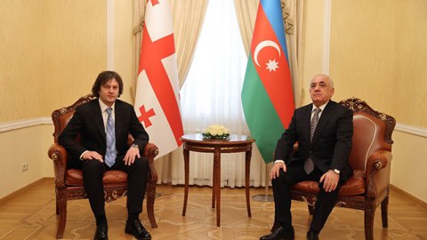 Baş nazirlər görüşdü