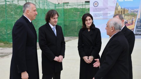 Baş nazirlər yeni səfirlik binasının ərazisində - FOTOLAR