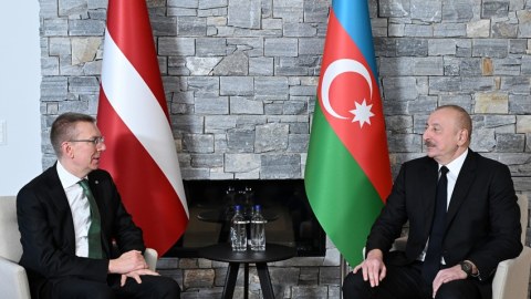 İlham Əliyev Latviya Prezidenti ilə görüşüb - FOTO
