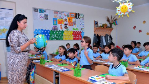 Baş nazir məktəblərlə bağlı vacib qərar imzaladı