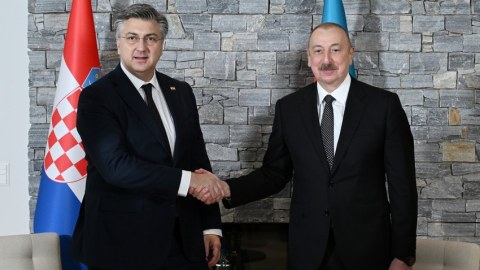 İlham Əliyev Baş naziri Azərbaycana dəvət etdi