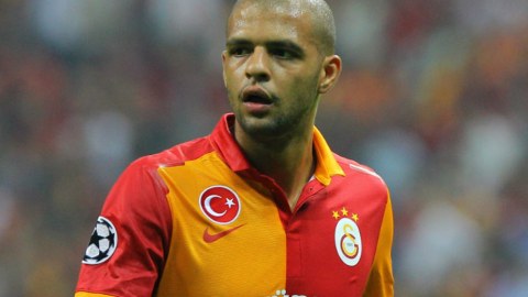 Tanınmış futbolçu karyerasını bitirir