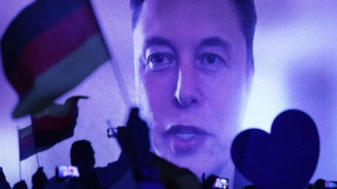 İlon Mask ifrat sağın kampaniyasına qoşuldu 