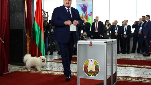 Lukaşenko 7-ci dəfə prezident SEÇİLDİ