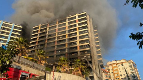 Antalyada 12 mərtəbəli binada YANĞIN