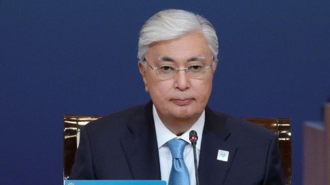 Prezidentdən məmurlara çağırış: "Kəmərlərinizi sıxın..."