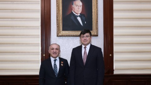 Fuad Muradov Natiq Bağırova medal təqdim etdi -&nbsp;FOTO