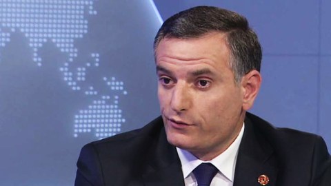 Rusiya bizə 50 min ton pulsuz silah verdi - Ermənistanın eks-nazir müavini