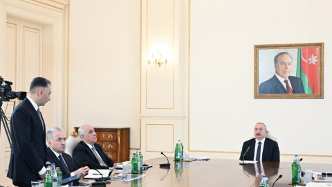 Rəşad Nəbiyev Prezidentə məruzə TƏQDİM ETDİ