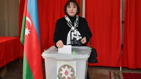 Sahibə Qafarova da səs verdi - FOTO