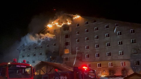 Türkiyədəki otel yanğınına görə 28 nəfər saxlanılıb