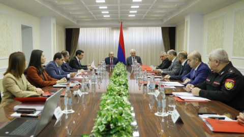 Paşinyan Təhlükəsizlik Şurasının iclasını keçirdi