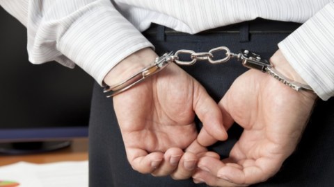 75 yaşlı kişinin 1200 manatını ələ keçirən şəxs saxlanıldı