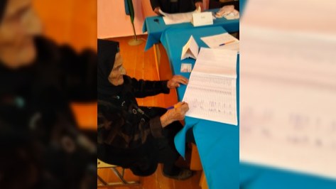 113 yaşlı seçici səsverməyə gəldi