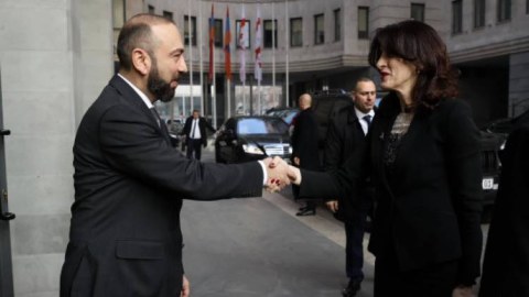 Gürcüstanın xarici işlər naziri İrəvana gəldi