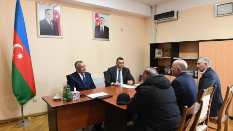 Rövşən Rzayev Gəncədə vətəndaşları qəbul etdi - FOTOLAR