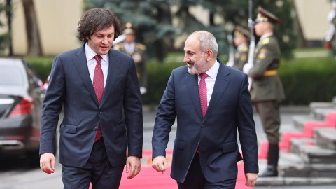 Paşinyanla Kobaxidze Ermənistan-Azərbaycan məsələsini müzakirə etdilər