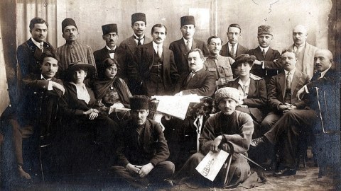Bir şəklin tarixçəsi:&nbsp;Rəsulzadə və Hacıbəyli -&nbsp;İki əqidə dostu bir arada - FOTO