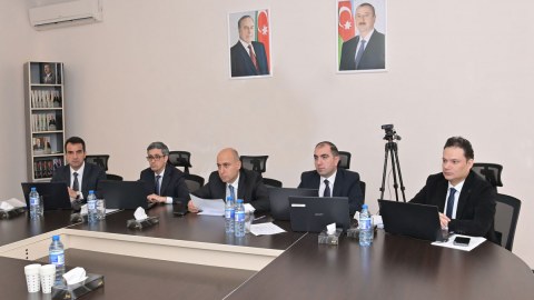 Nazir Zərdabda narazı vətəndaşları qəbul edib