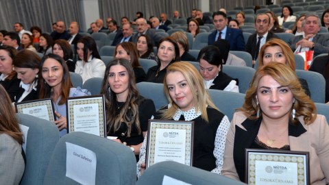 Bu müəllimlər təltif edildi - FOTO