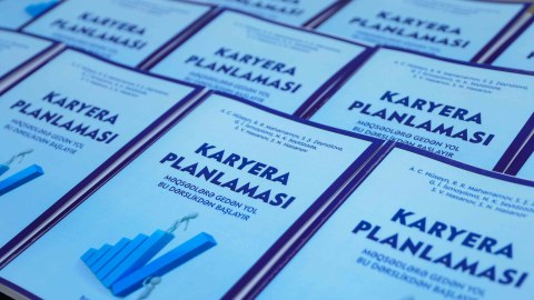 UNEC-də "Karyera Planlaması" adlı ilk dərslik - FOTO