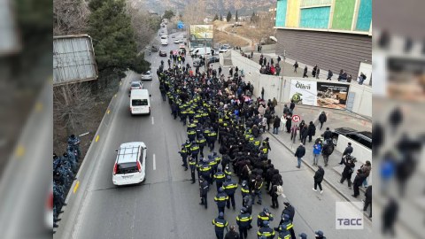 Gürcülər yenidən etiraza başladı: tutulanlar var 