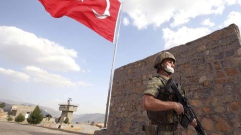 Türkiyə Suriyada iki hərbi baza QURACAQ